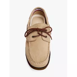 Chaussures bateau en daim