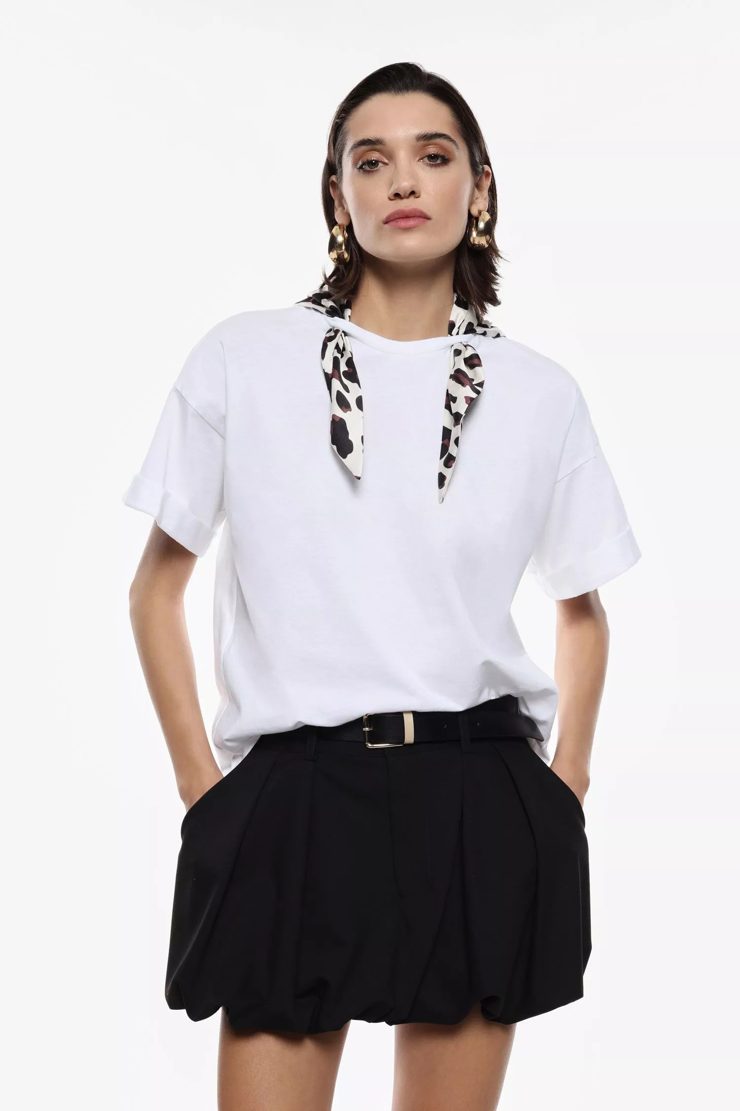 T-shirt manches courtes et foulard
