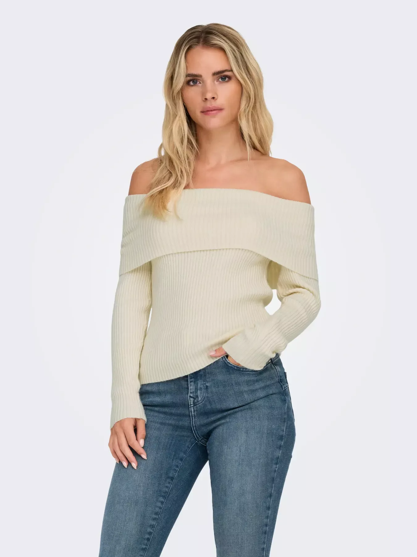 Pull en tricot à épaules dénudées