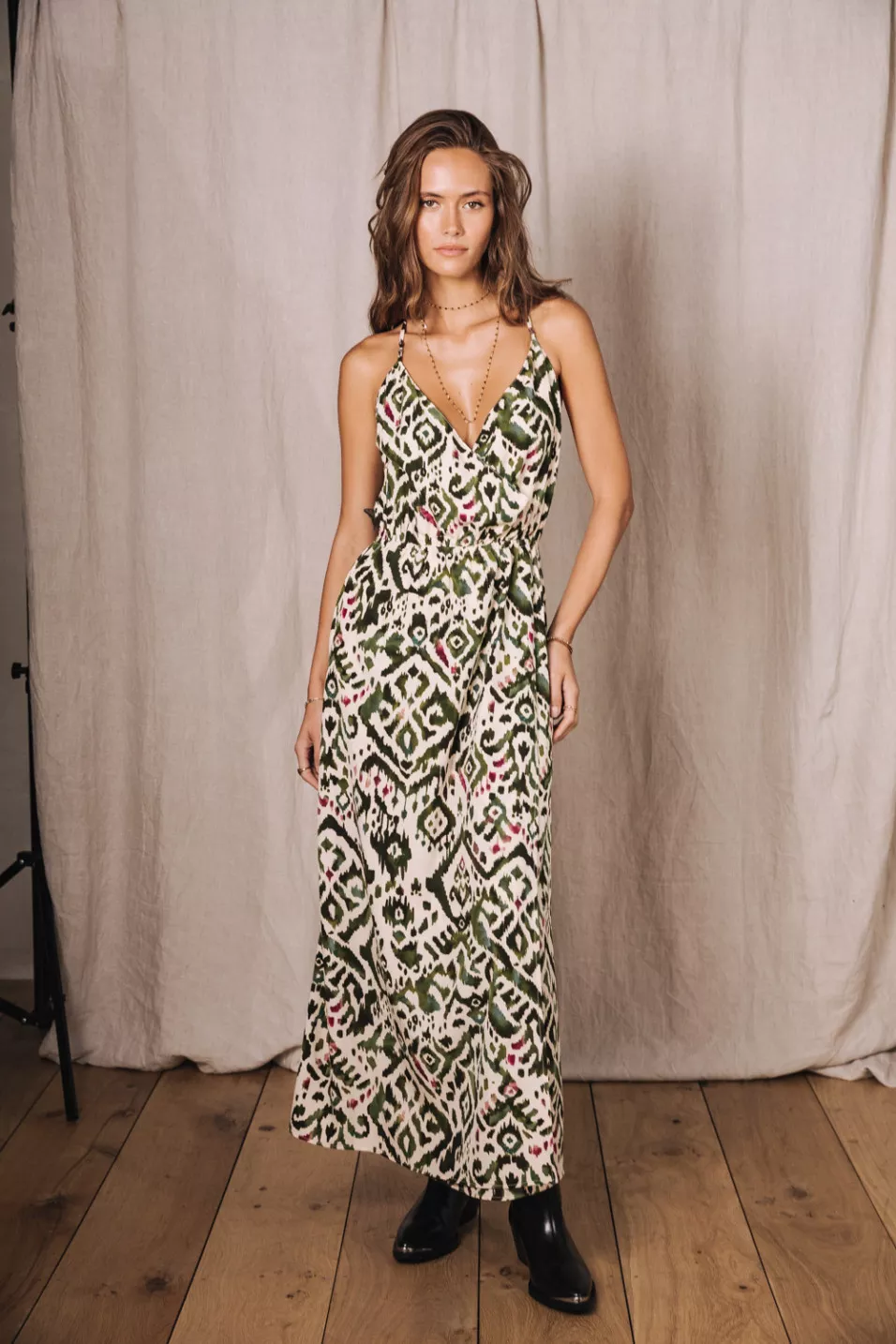 Robe Raelle Radiant