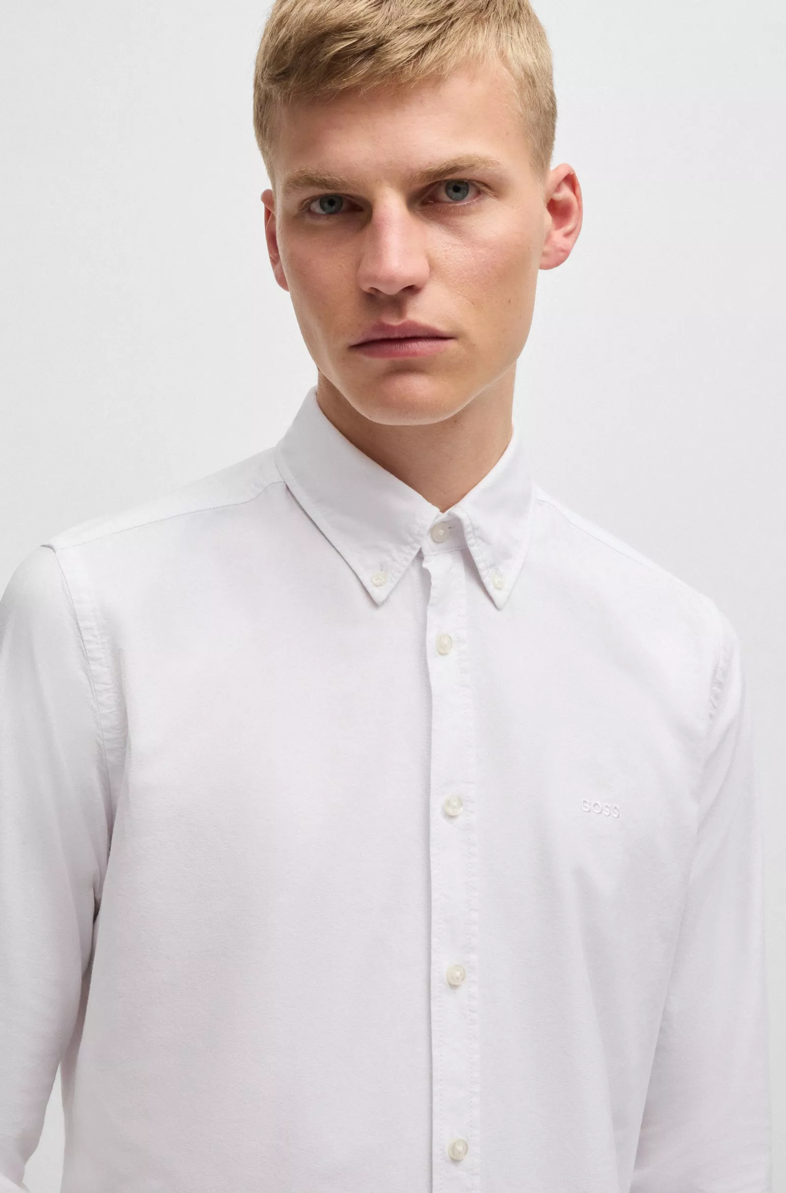 Chemise Regular en coton avec col à pointes boutonnées