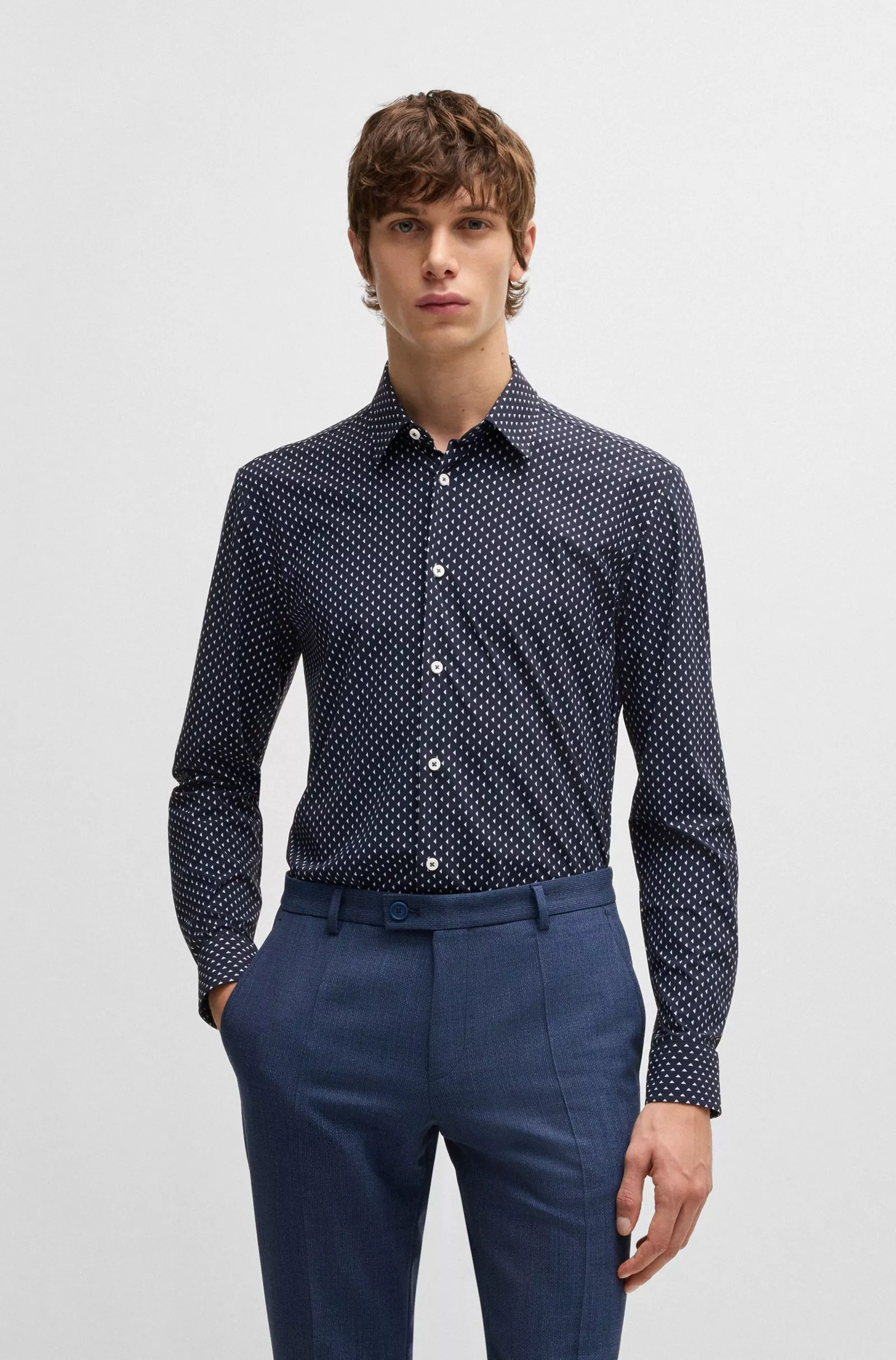 Chemise Slim en tissu stretch performant à imprimé géométrique