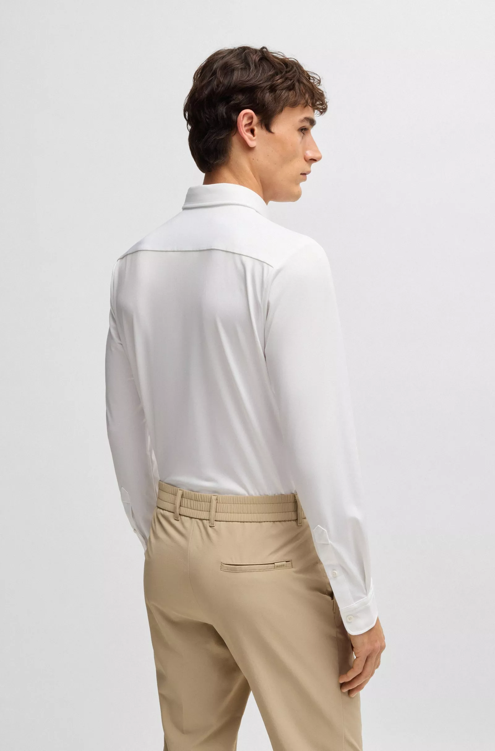 Chemise Slim en tissu stretch performant structuré