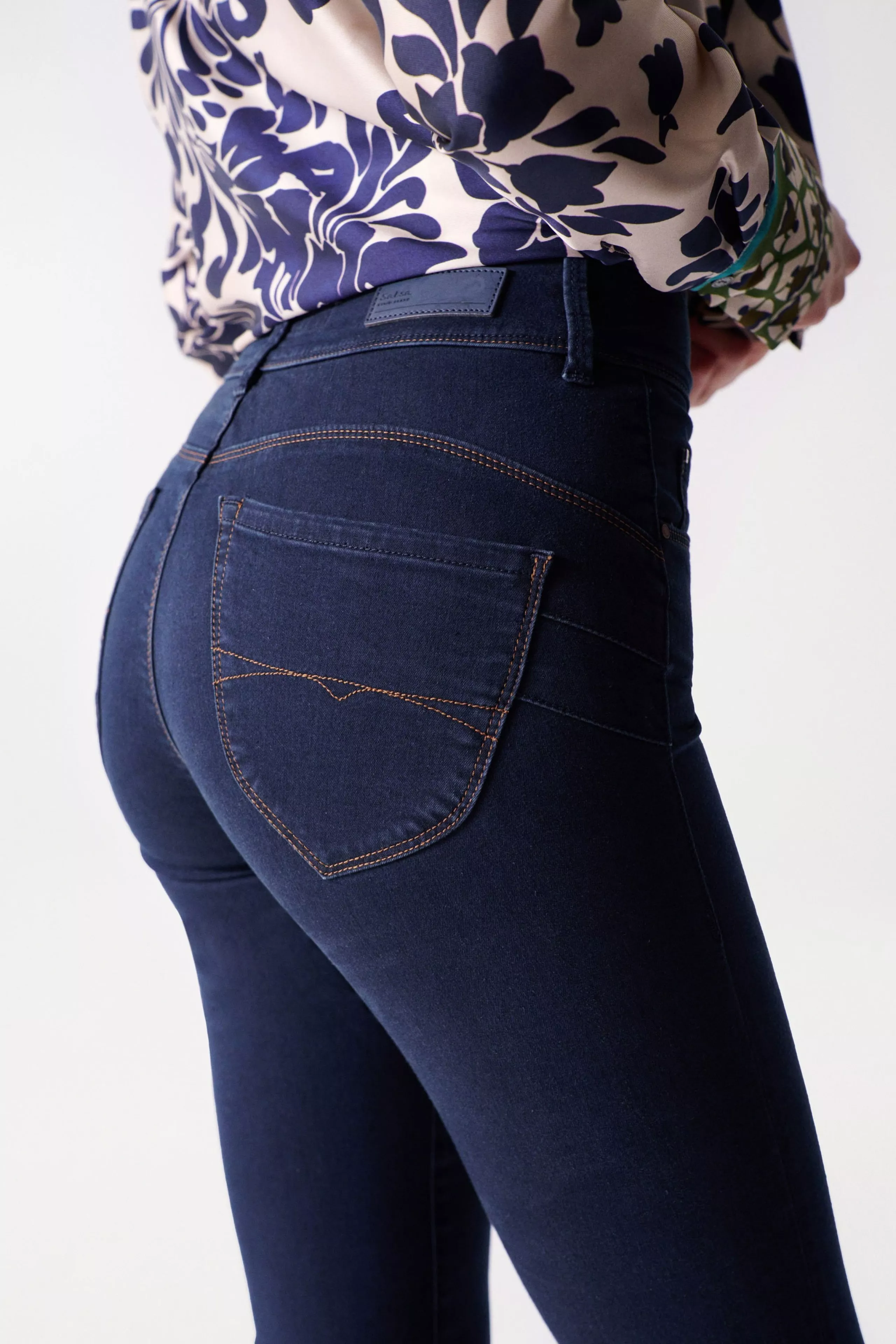 JEANS SECRET PUSH IN BOOTCUT