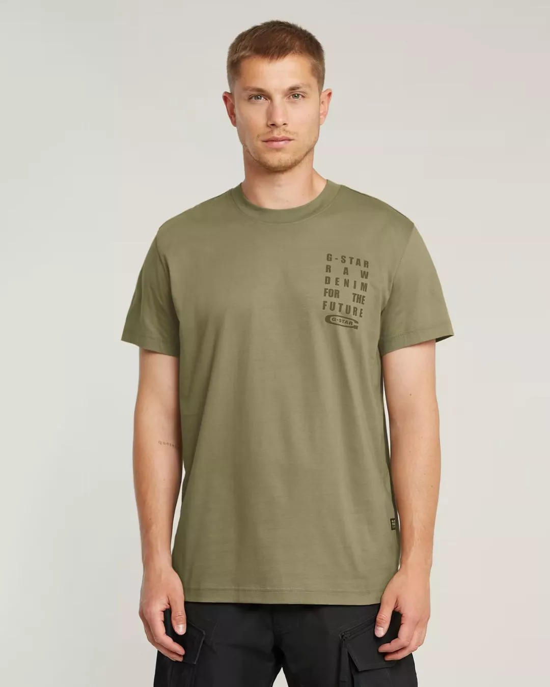 T-shirt Text Chest
