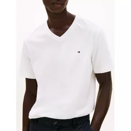 T-shirt à col en V et drapeau brodé