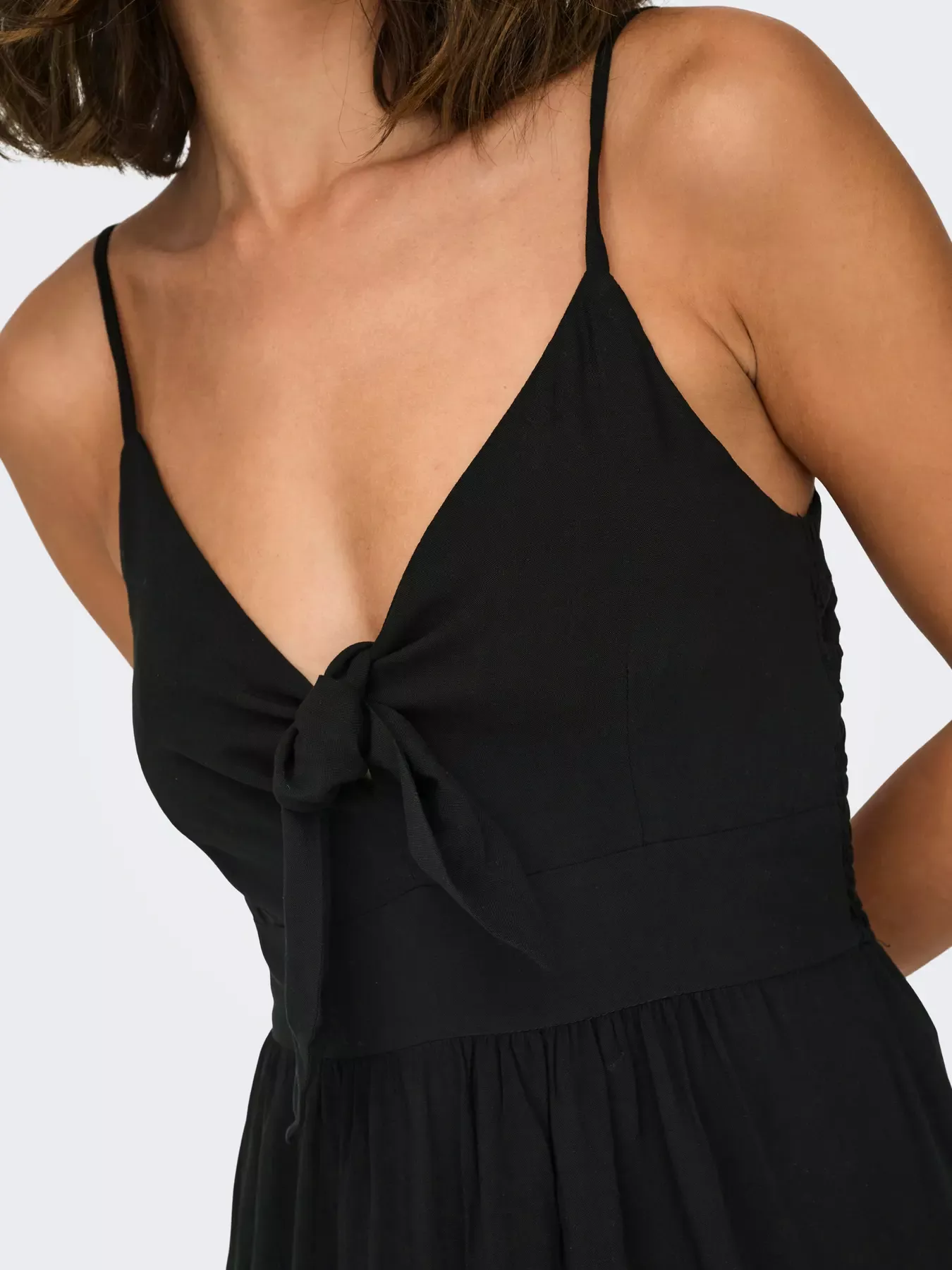 ROBE LONGUE À NŒUD