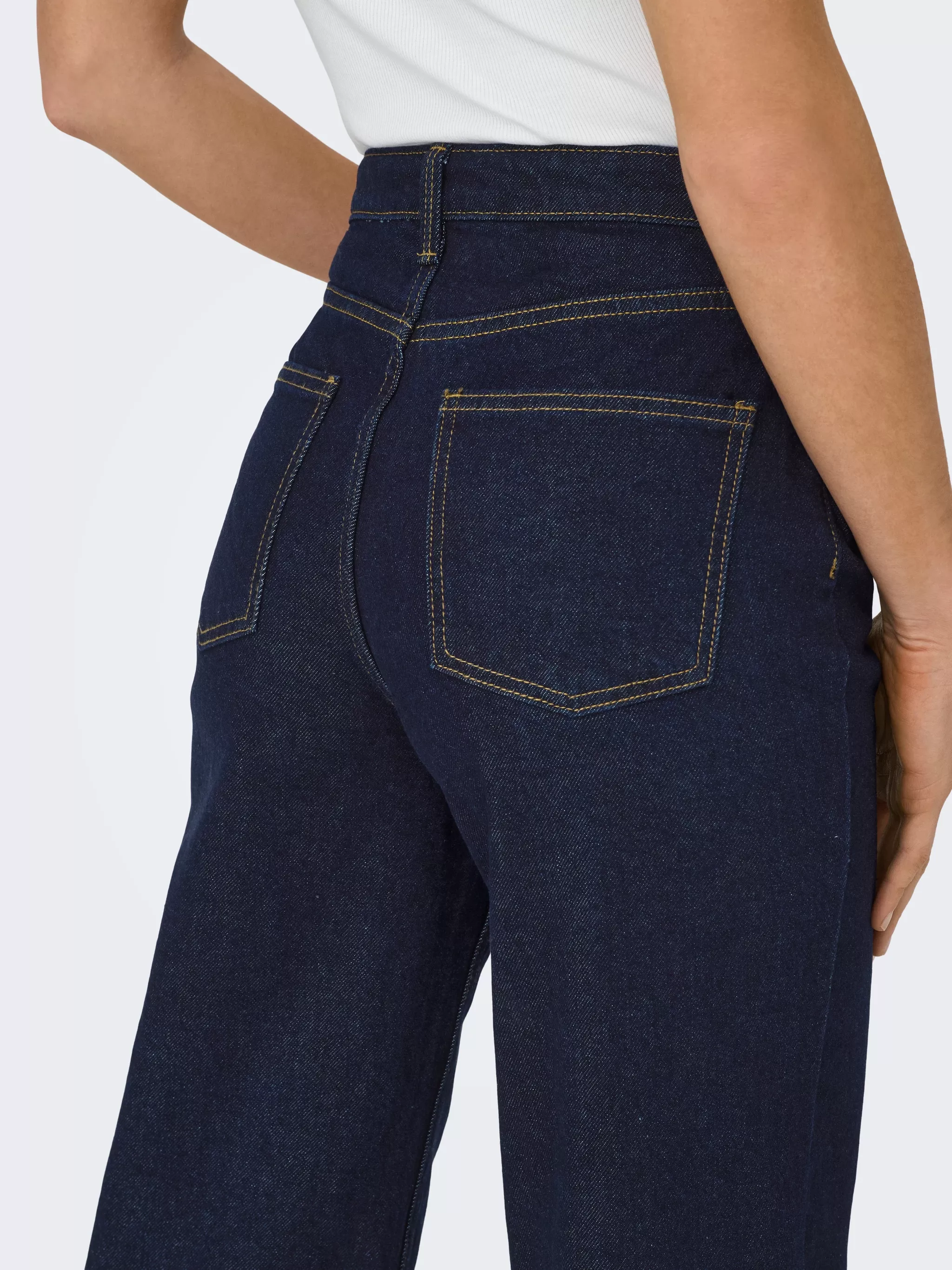 DENIM À LARGE RINCAGE