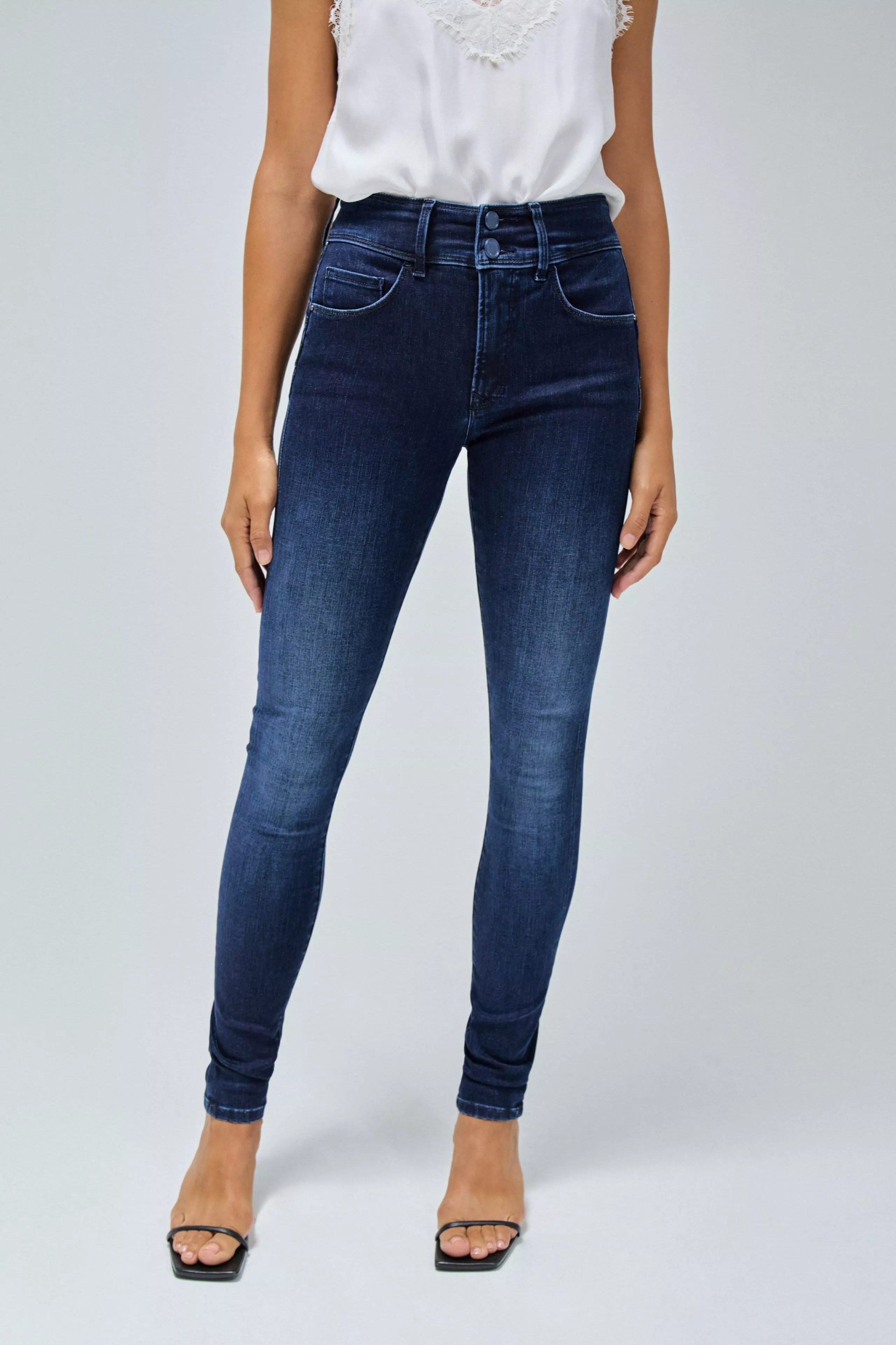 JEAN SECRET PUSH IN SKINNY