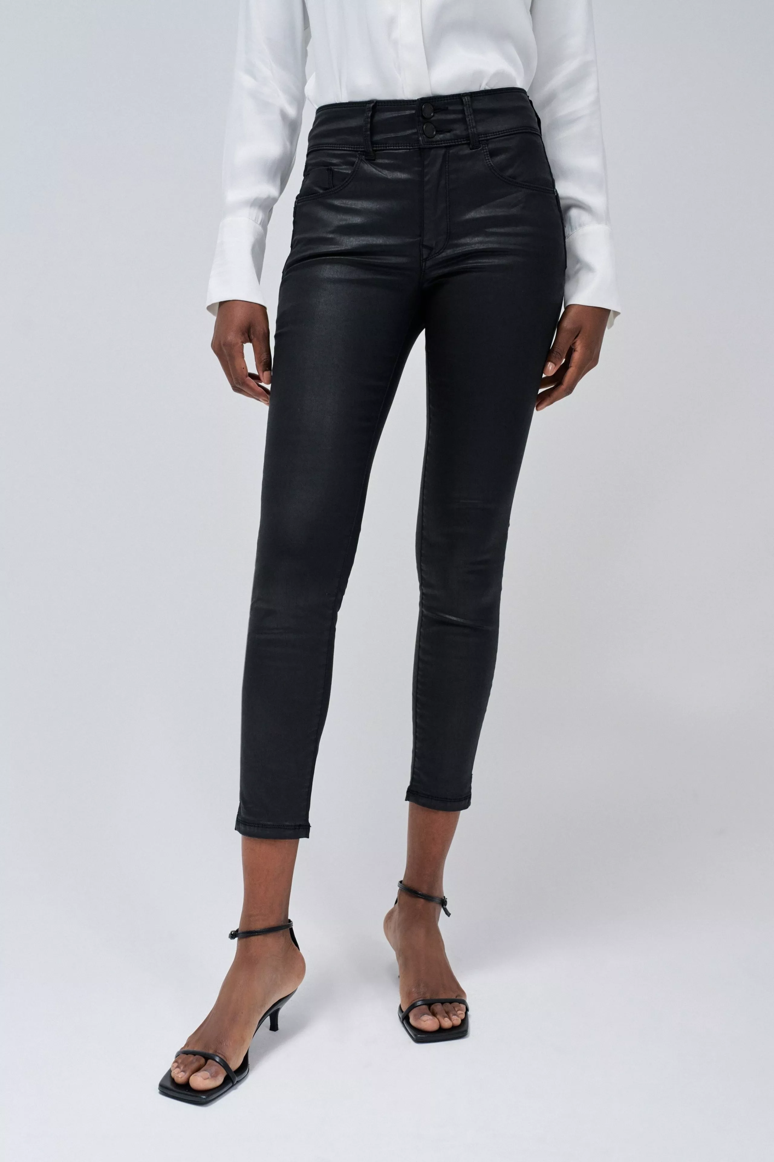 JEAN SECRET PUSH IN CROPPED SKINNY