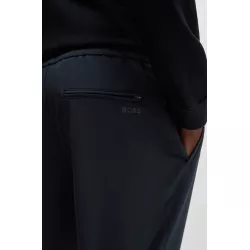 CHINO TAPERED FIT EN TISSU QUADRI-EXTENSIBLE FACILE À REPASSER