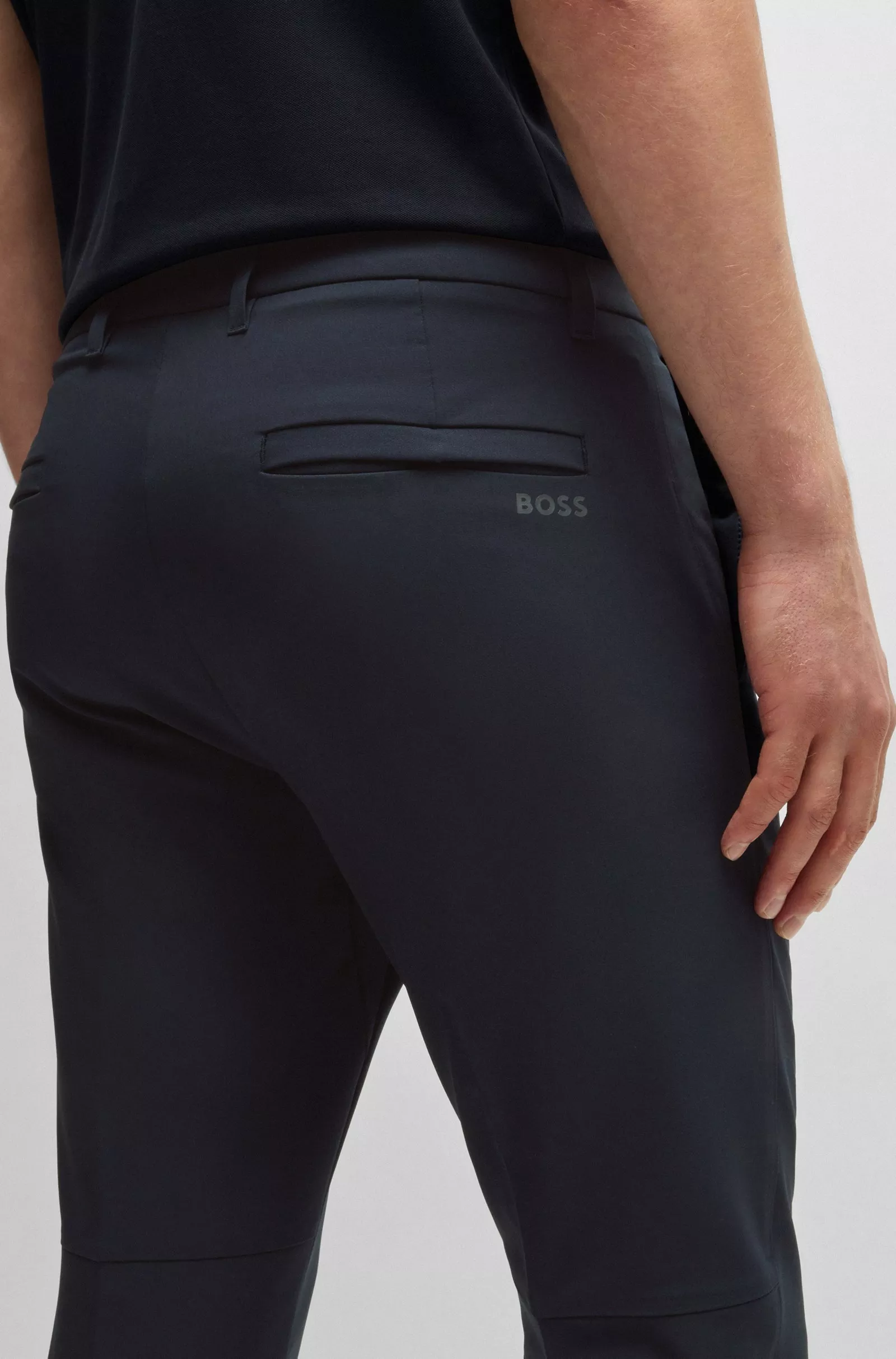 CHINO SLIM FIT EN TISSU QUADRI-EXTENSIBLE FACILE À REPASSER