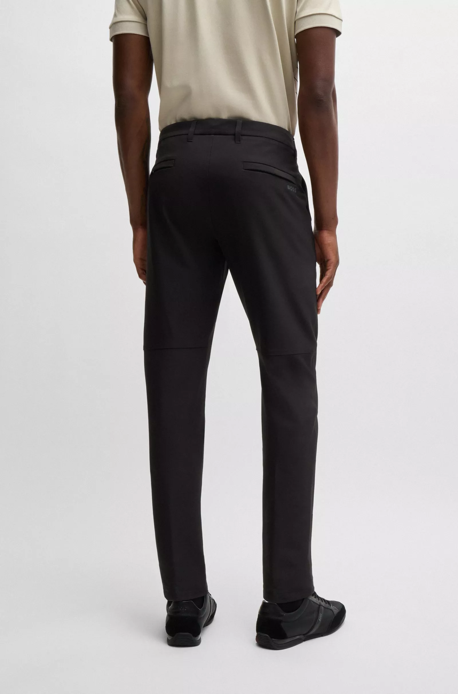CHINO SLIM FIT EN TISSU QUADRI-EXTENSIBLE FACILE À REPASSER