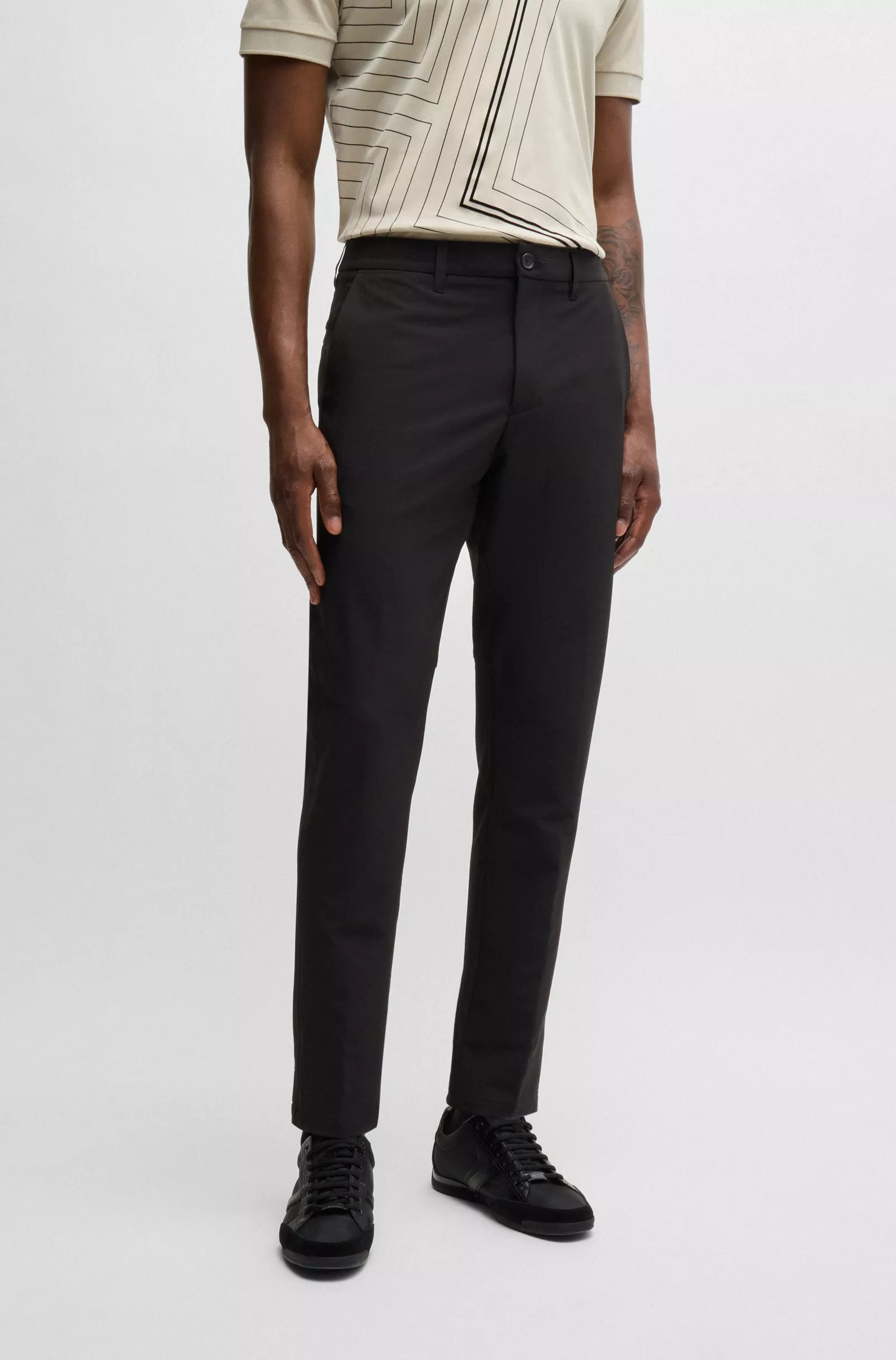CHINO SLIM FIT EN TISSU QUADRI-EXTENSIBLE FACILE À REPASSER