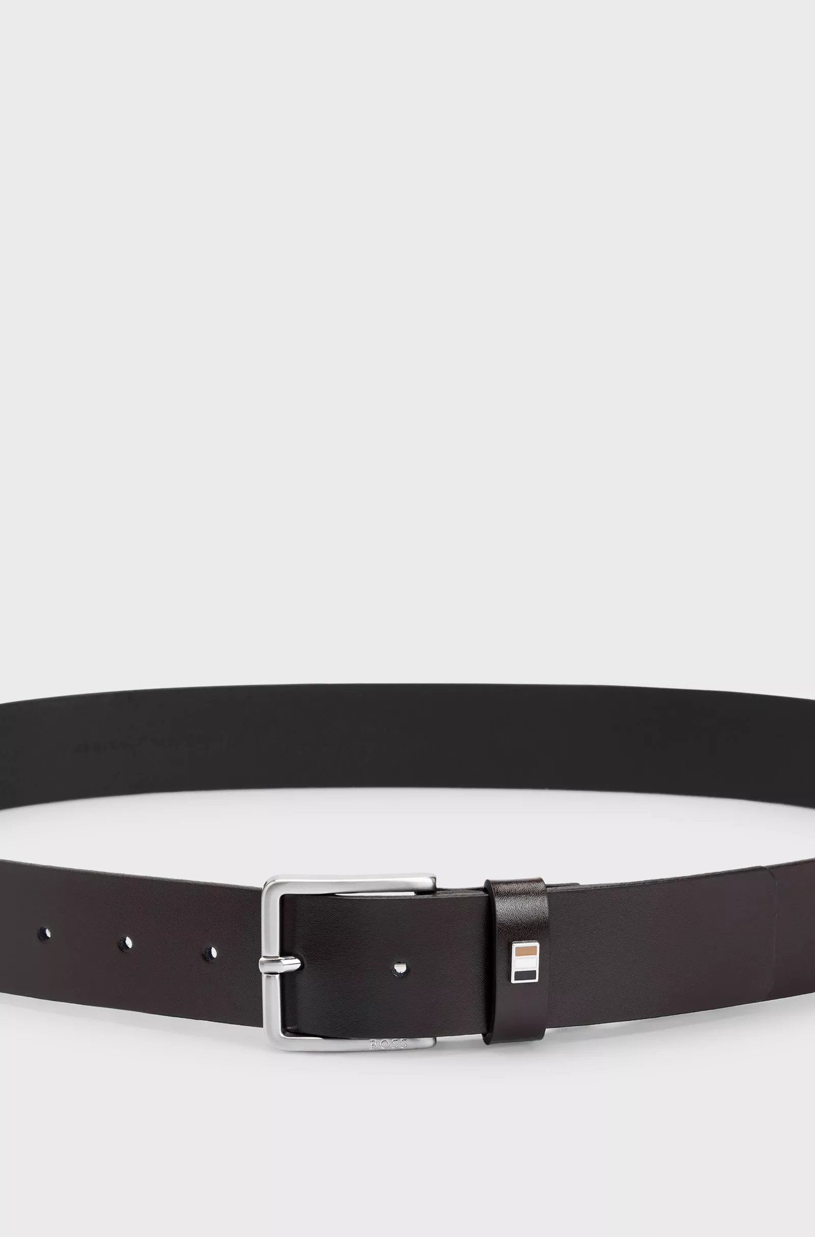 CEINTURE EN CUIR ITALIEN AVEC PASSANT À RAYURES EMBLÉMATIQUES