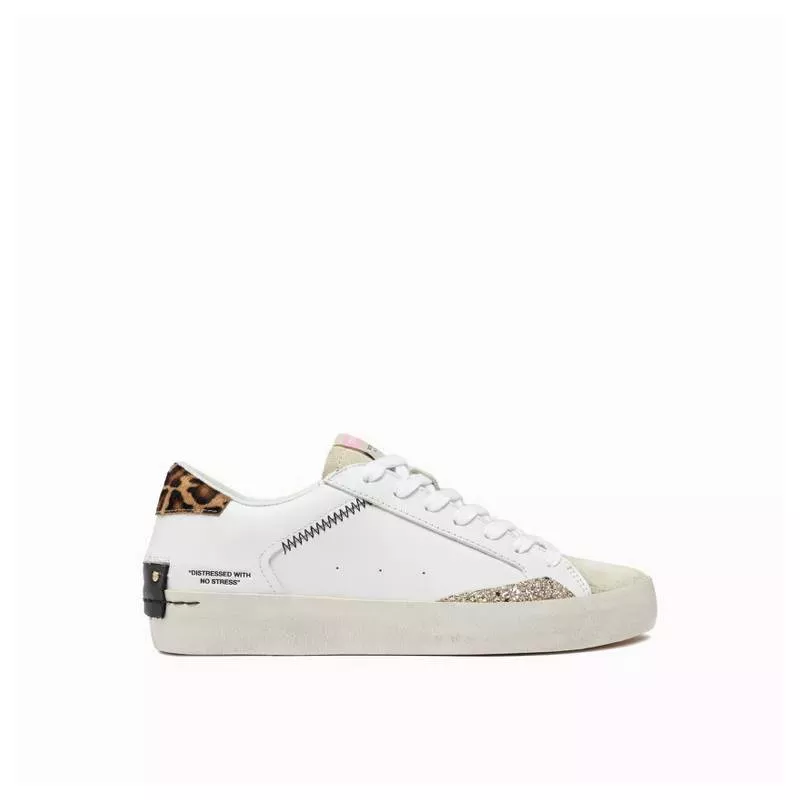 BASKET BLANC SAUVAGE EN DÉTRESSE