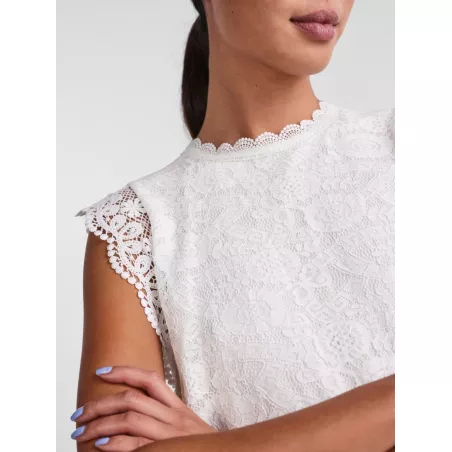 TOP EN DENTELLE