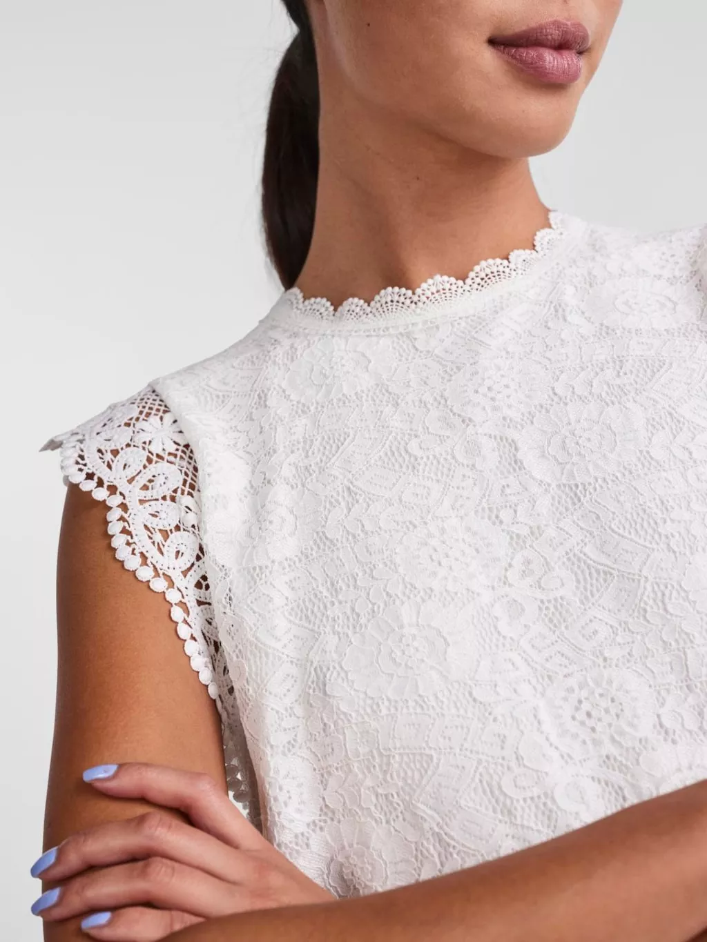 TOP EN DENTELLE