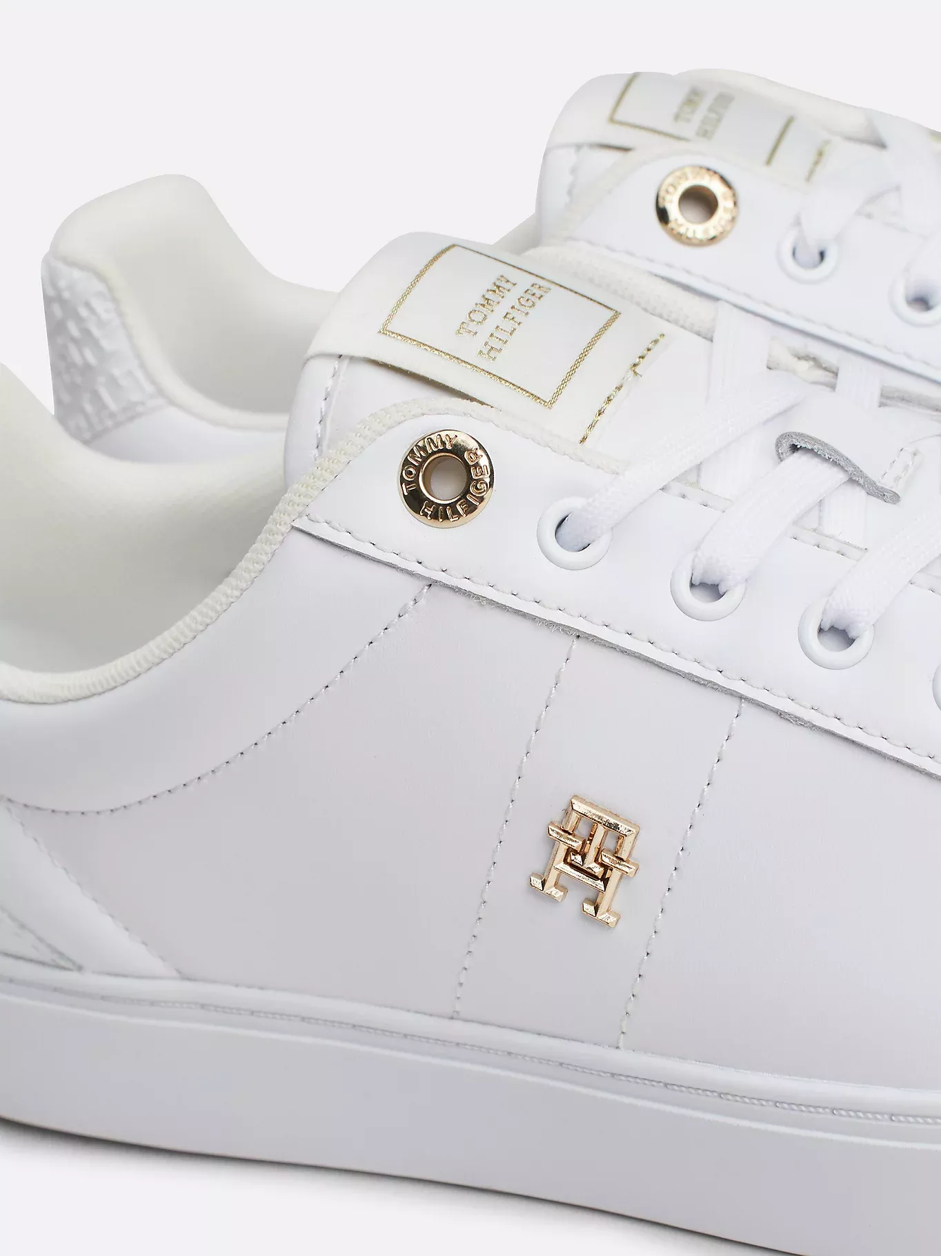 Baskets en cuir à monogramme TH